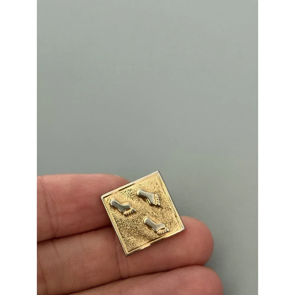 Vintage Footprints in the Sand Swank Goldtone Cufflinks and Tie Clip Christian